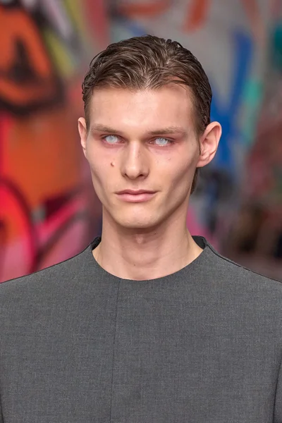 Look 4